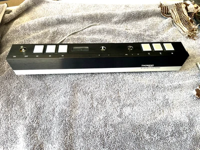 TOCADISCOS THORENS TD 126 MK II / PANEL DE CONTROL / SALIÓ DE LA UNIDAD DE TRABAJO / EXC Foto 1 de 4