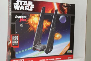 Revell 85-1826 KYLO REN'S COMMAND SHUTTLE - Picture 1 of 2