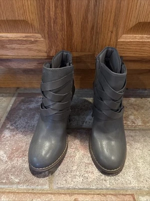 Journee коллекции женщин зеленый серый широкий ремень платье ботинок обуви размер 6 - Изображение 1 из 4