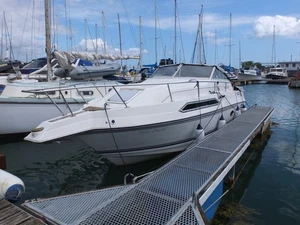 Regal Ambassador 233 XL Fitted with a 2010 Volvo Penta 4.3 V6 Vortex engine - Picture 1 of 24