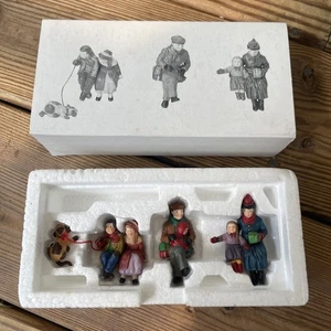 Heritage Coll Dept. 56 #5866-1 Juego de accesorios Navidad en el parque 3 piezas. - Imagen 1 de 4