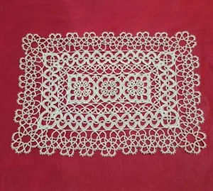 RARO CENTROTAVOLA CHIACCHIERINO CIRCA 32x23 CM ITALIAN ANTIQUE EMBROIDERY VTG - Foto 1 di 10