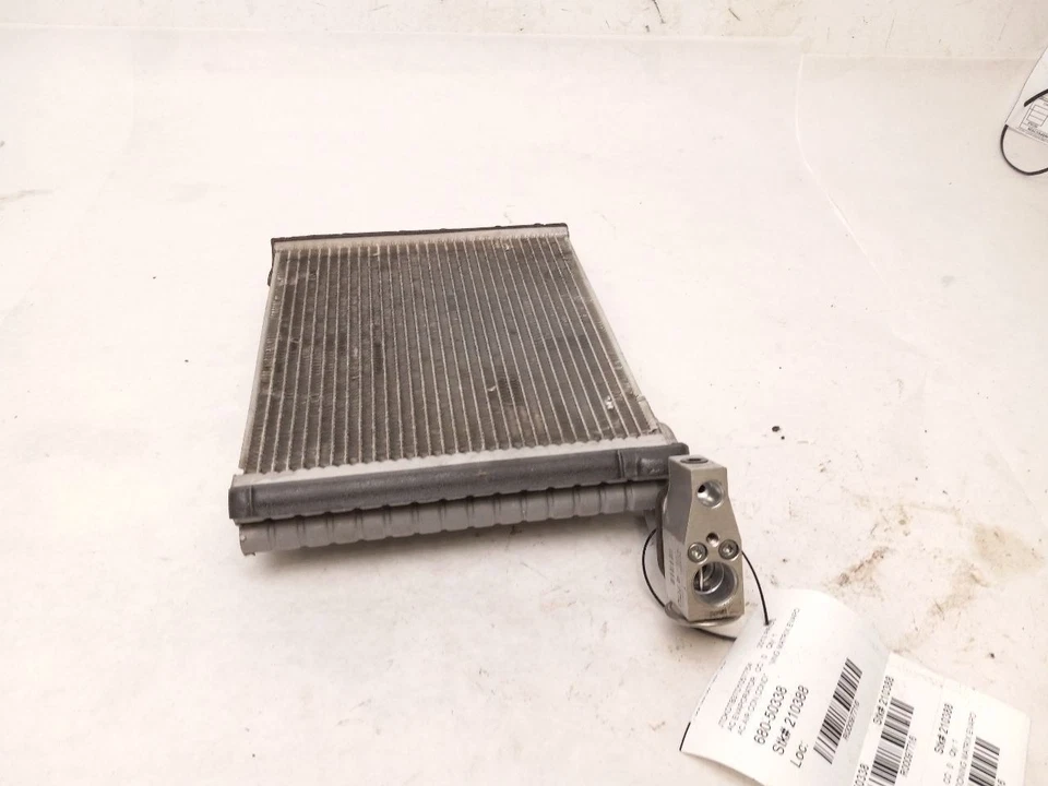 EVAPORADOR DE MATRIZ DE AIRE ACONDICIONADO para Toyota Prius C 2012-2019 OEM 447500-4700 Foto 1 de 4