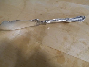 Rogers 1909 FLORETTE Muster versilbert gedrehtes Buttermesser 8362 - Bild 1 von 3