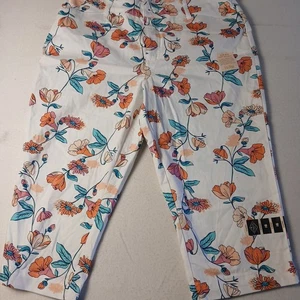St. Johns Bay Floral Print Capri Pants Womens 16 White Mid Rise Stretch NWT $32 - Picture 1 of 10
