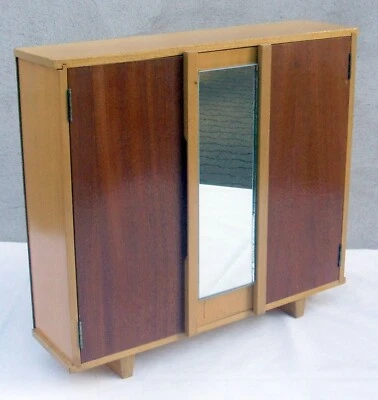 ARMOIRE BOIS - MAISON DE POUPEE - JOUET - ANCIEN  - VINTAGE - Photo 1/2