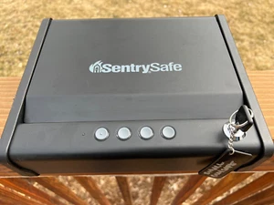 Sentry QAP1E Quick Access Handgun Safe Pistol Storage.  Works Perfectly! - Picture 1 of 7