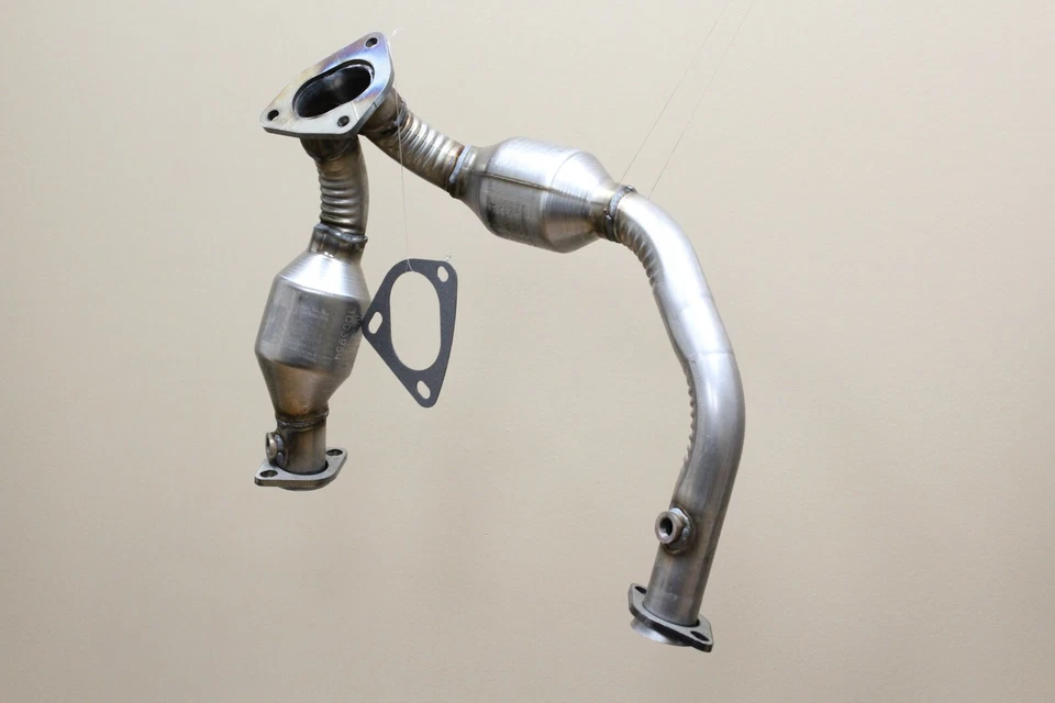 1998 1999 2000 Ford Ranger Mazda B3000 B4000 3.0/4.0L Front Catalytic Converter - Image 1 of 1