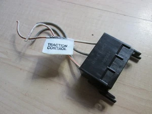 Volvo VNL Connector w/ Wiring for Traction Control TC Switch #M267AR - Picture 1 of 9