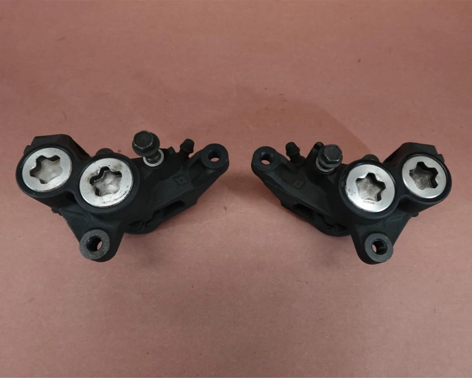 Pinza de freno delantera derecha izquierda Yamaha FZ6-S FZ6S FZ6 FZ600 2004-2009 Foto 1 de 4