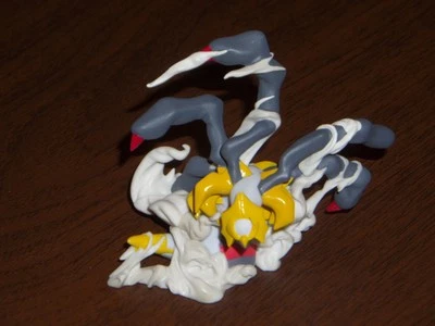 Minifigura Nintendo Pokemon GIRATINA Platino 2 1/2" ¡Envío GRATIS! Foto 1 de 4