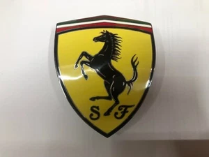 Ferrari SF90, Emblema, Logo, Stemma Anteriore FENDER, P/N - Foto 1 di 2