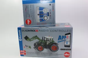 SIKU 6796 Fendt 933 Vario Tractor Front Loader Radio Controll 1:3 2 RC New - Picture 1 of 19