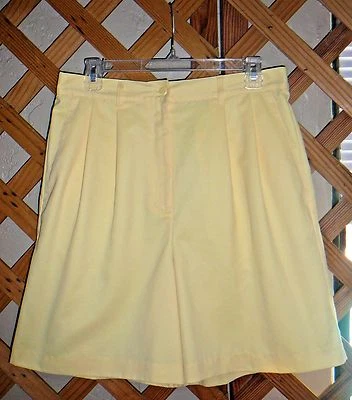 PANTALONES CORTOS CLUB IZOD TOUR INTERNACIONAL ~ Amarillo ~ Frente plisado ~ Bolsillos ~ Miss 12 Foto 1 de 2