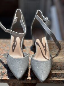 New ZBY Woman Shoes Silver Heels Pumps Size 8M Sparkle Glitter LIB