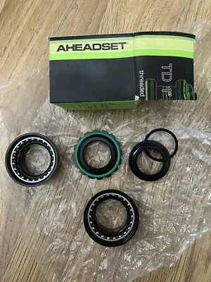 "Convertidor de auriculares de 1 1/8 a 1"" para horquillas roscadas para vástago de pluma de 1"" nuevo" Foto 1 de 4