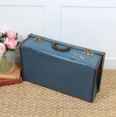 Vintage 1950's/60's Blue Suitcase. Clean & Dry Interior for Storage. - Image 1 of 4