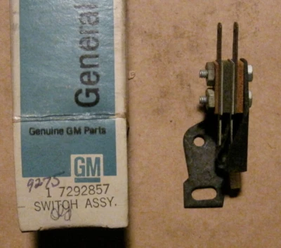 Interruptor de embrague de aire acondicionado Oldsmobile F85 OE 1965 ~ pieza GM # 7292857 Foto 1 de 2