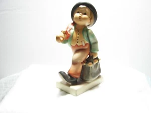 Vintage ~ Figurina Hummel Goebel ~ "Merry Wanderer" 77 2/0 G - Foto 1 di 6