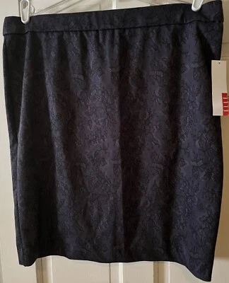 NWT Elle Women's Size 14 Gray Black Floral Stretch Pencil Skirt - Image 1 of 4