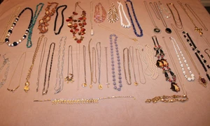 Vintage/Mod Costume Jewelry NECKLACE Lot - All Complete - No Damage - Picture 1 of 11