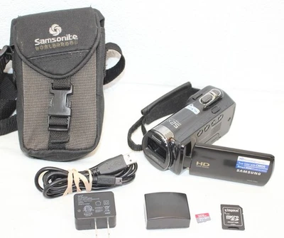 Cámara de video Samsung HMX-F90 52x con zoom óptico negra con bolsa para tarjetas con cable de batería Foto 1 de 4