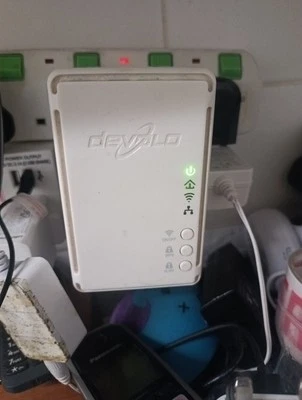 Devolo dLAN 200 AV Wireless,N WP  powerline adapter WIFI, MT 2282 3 Ports - Image 1 of 4