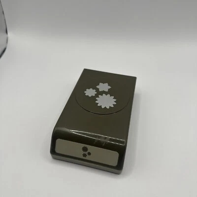 Stampin Up Extra Large Boho Blossoms Paper Punch Floral Scalloped 3”x5” - Image 1 of 3