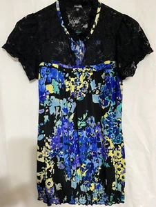 MAURICES Ladies blouse black lace front -floral print size M - Poly/Spandex EUC - Picture 1 of 5