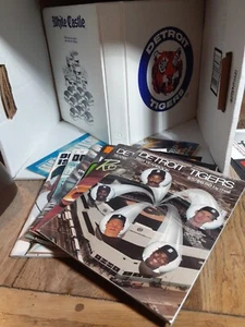 Lotto Annuari Detroit Tigers 1986-1991, 3 raccoglitori ad anelli, rivista Detroit - Foto 1 di 10