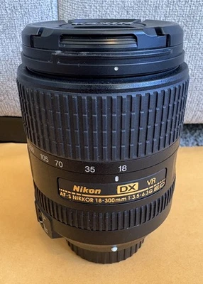 尼康 AF-S DX 尼克尔 18-300 毫米 f/3.5-6.3 G ED VR 镜头。 状况非常好 — 第 1/4 张图片