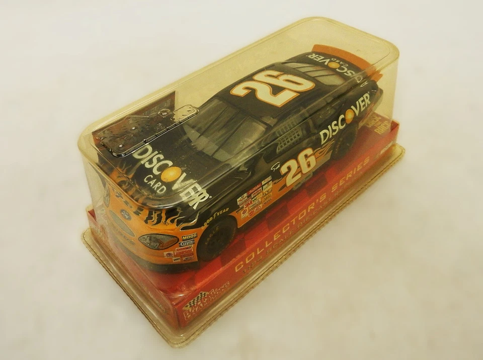 #26 NASCAR 1:24 Die Cast, Todd Bodine, Ford Taurus 2003, Discover Card, D-34 Foto 1 de 4