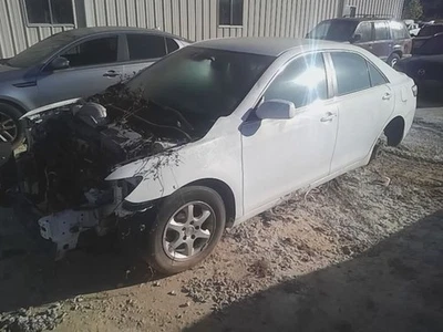 Toyota Camry 2002-2011 nudillo trasero derecho Foto 1 de 4