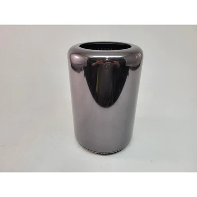 Apple MacPro A1481 ME253ELL/A Xeon E5-1620 v2 @ 3.70GHz - 64GB RAM - 1TB SSD - Image 1 of 4