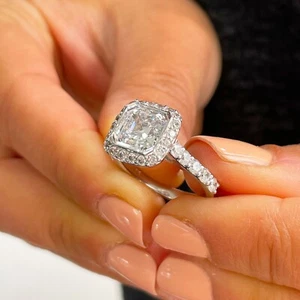 Anillo de compromiso de diamantes talla Asscher certificado por IGI de oro blanco macizo de 14 k de 3,00 quilates - Imagen 1 de 13