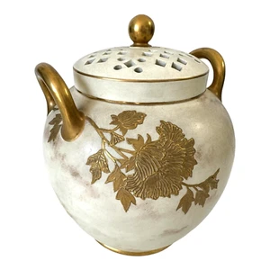 Antico vaso potpourri con coperchio dorato smaltato avorio Wedgwood - Foto 1 di 16