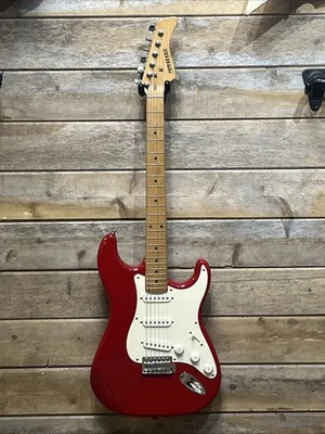 Guitarra estilo Fernandes Strat Foto 1 de 4