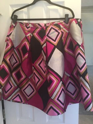 Falda para mujer Lane Bryant talla 20 rosa negra plateada geométrica por encima de la rodilla Foto 1 de 4