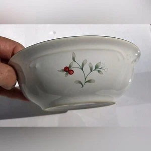 PFALTZGRAFT WINTERBERRY BOWL SET OF 4 BOWL WHITE WITH GREEN TRIM 6" X 2" TAL - Picture 1 of 10