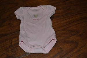 B5- Gymboree rosa Kurzarm "Good Girl" Einteiler Größe bis 7 lbs. - Bild 1 von 3