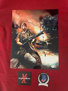 ¡FOTO 11x14 firmada autografiada por Chuck Norris! FALTA EN ACCIÓN! ¡CERTIFICADO DE AUTENTICIDAD BECKETT! - Imagen 1 de 1