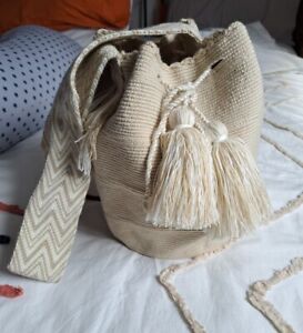 Colombian Mochila Wayuu Bag Crochet White Beige Crossbody Shoulder Bucket Bag
