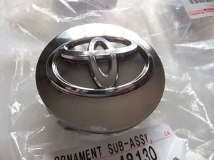 GENUINE OEM TOYOTA 11-17 SIENNA | 08-15 HIGHLANDER WHEEL CENTER CAP 42603-48130 - Picture 1 of 1