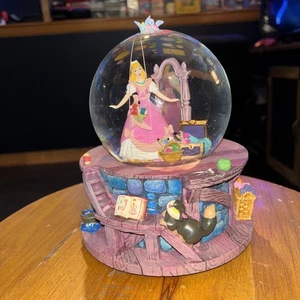 Globo de nieve Disney Cenicienta Music “Un sueño es un deseo que hace tu corazón” RARO - Imagen 1 de 6