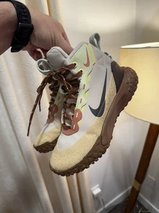 NIKE Terrascout Sneaker Boots Sanddrift/Brown/Tan/ Seafoam HQ3472-122 Kids Sz 2Y - Picture 1 of 7