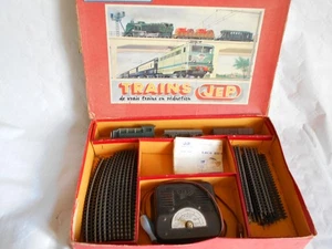 Vintage Train set French JEP 60 series A.P.5 HO with SNCF 030 DA2 Diesel - Picture 1 of 13