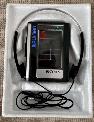 Sony WM - 32 Walkman mit Bedienungsanleitung und Rechnung in OVP - Bild 1 von 4
