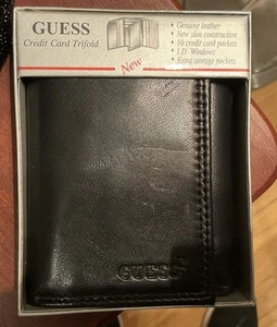 Cartera de cuero negra triple para tarjeta de crédito Guess nueva en caja - Imagen 1 de 4