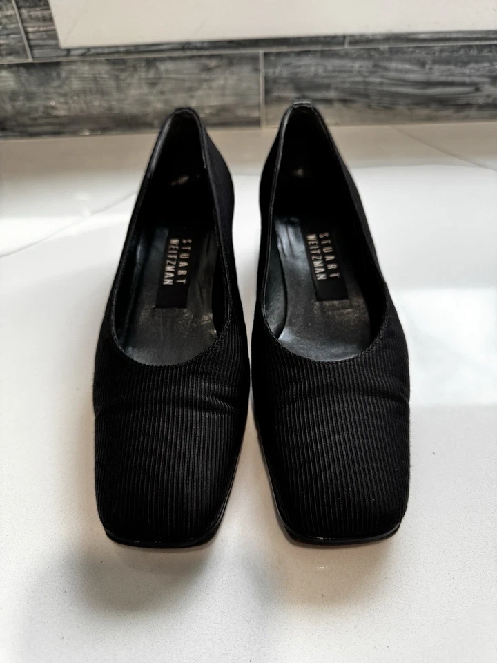 Zapatos de salón Stuart Weitzman clásicos negros de crepé talla 6B punta cuadrada tacones en bloque Foto 1 de 4
