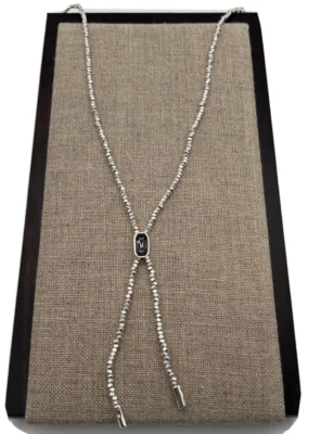 NUEVO Collar Largo Uno de 50 COBRA Chapado en Plata Gris Cristal Gris Foto 1 de 4